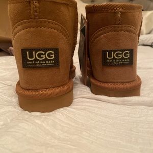 Authentic Size 8 Ultra Mini Chestnut Ugg Boots